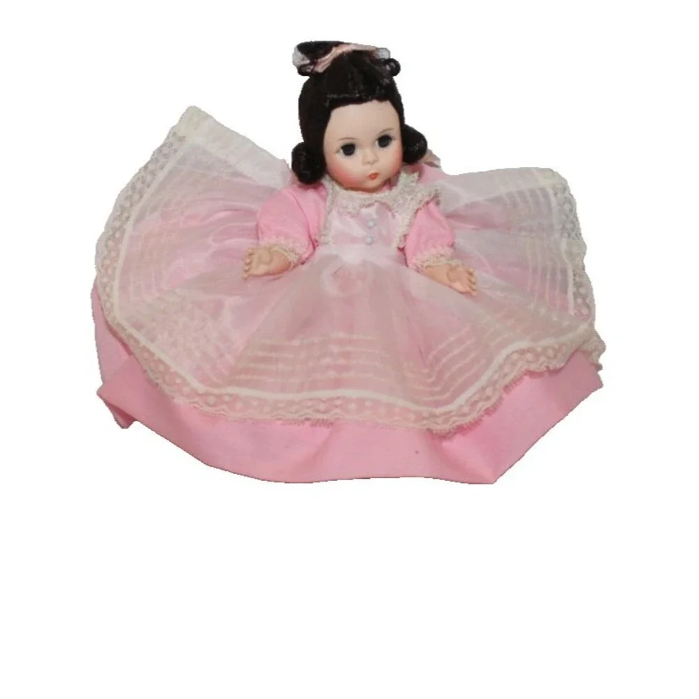 Vintage MADAME ALEXANDER  8